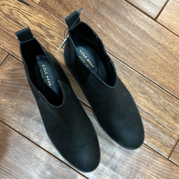Cole Haan Shoes - Cole Haan women’s waterproof black leather Mara grand Chelsea booties size 7